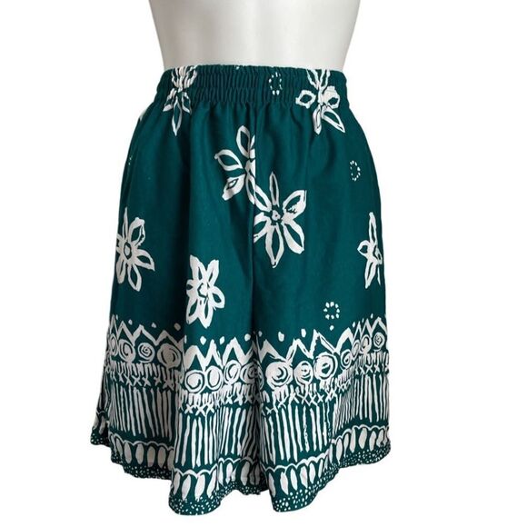 American Weekend Floral Bermuda Shorts XL Green White - Picture 1 of 7